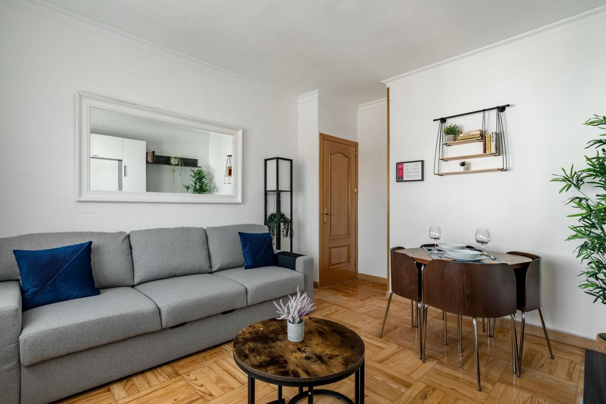 Charming Fuencarral Center - Alojamiento De Temporada Madrid